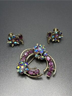Vintage Lisner Aurora Borealis Purple Flower Brooch and Earrings #104set